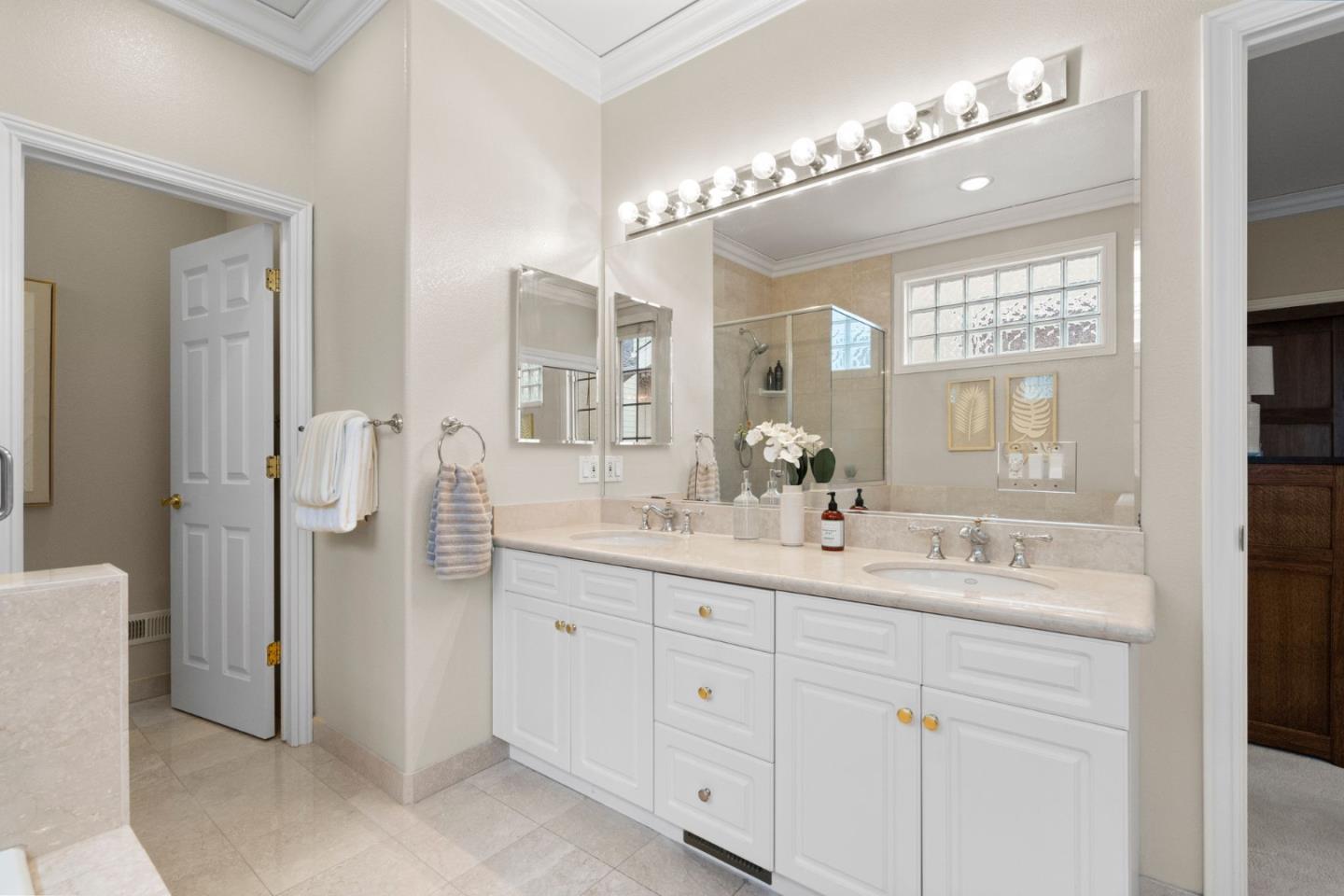 Detail Gallery Image 14 of 25 For 145 Fremont Ave, Los Altos,  CA 94022 - 3 Beds | 2/1 Baths