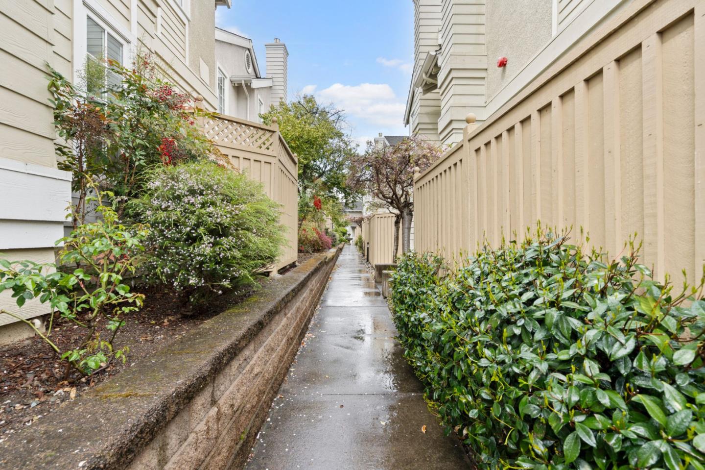 Detail Gallery Image 24 of 25 For 145 Fremont Ave, Los Altos,  CA 94022 - 3 Beds | 2/1 Baths