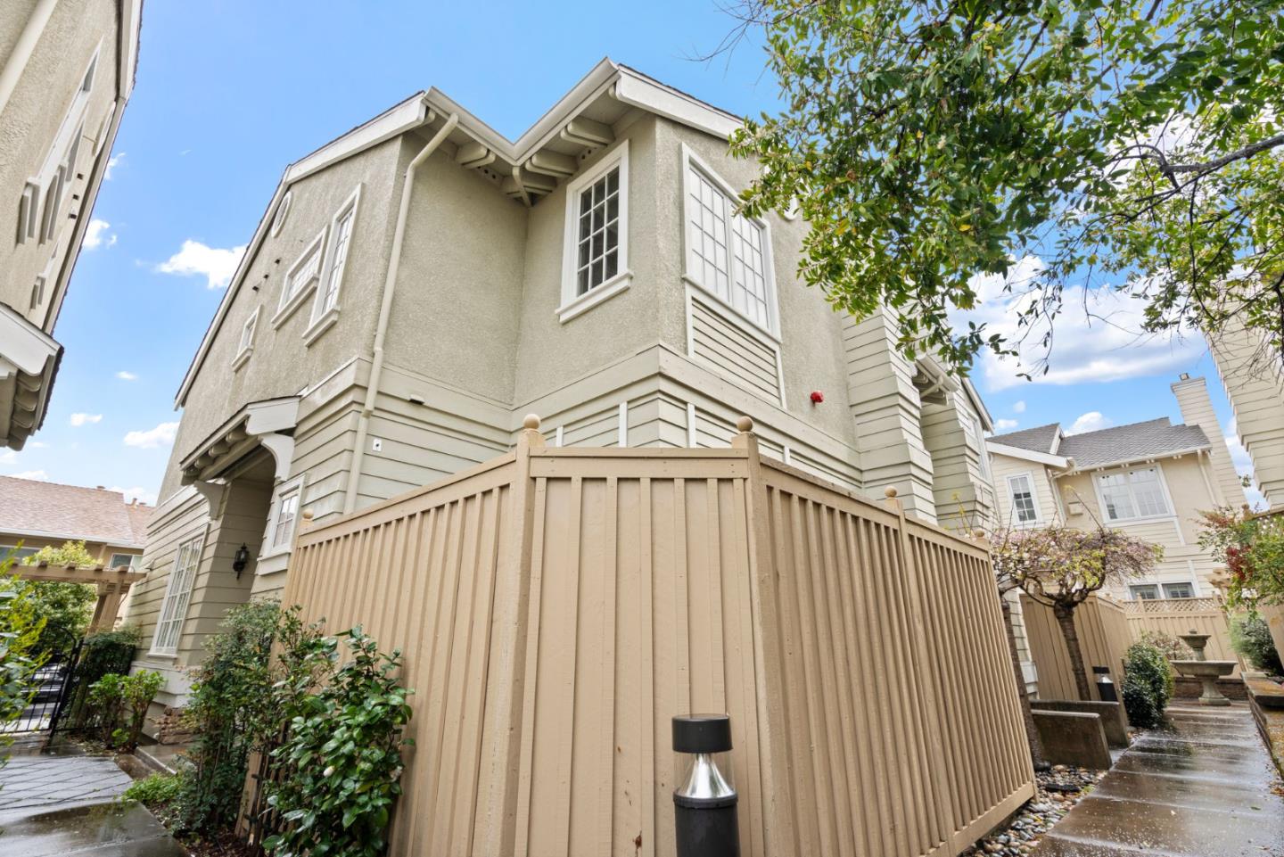 Detail Gallery Image 25 of 25 For 145 Fremont Ave, Los Altos,  CA 94022 - 3 Beds | 2/1 Baths