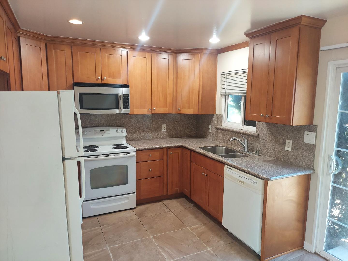 Detail Gallery Image 2 of 14 For 4398 Hamilton Ave, San Jose,  CA 95130 - – Beds | – Baths