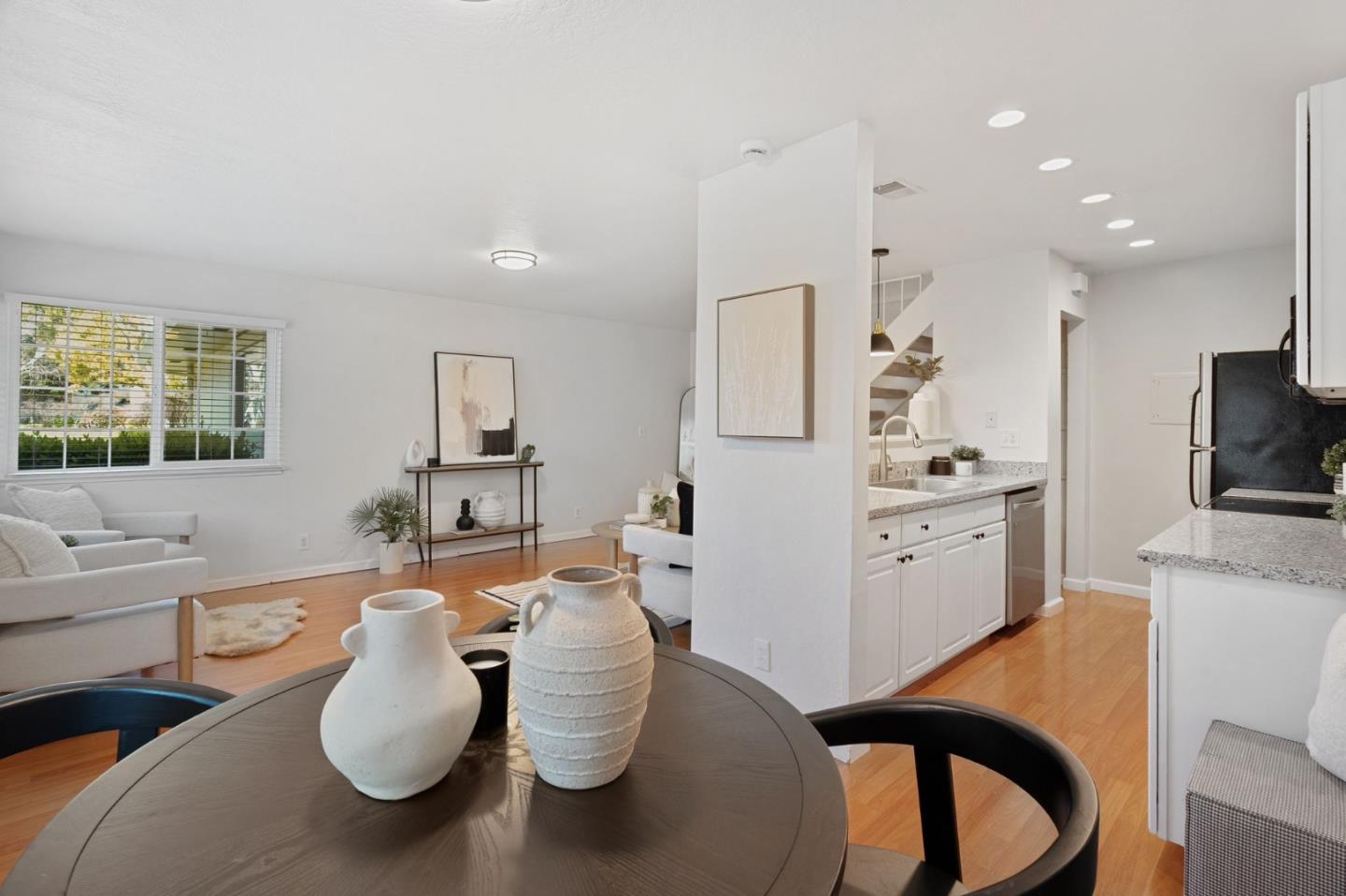 Detail Gallery Image 2 of 30 For 2310 Samaritan Pl #2,  San Jose,  CA 95124 - 2 Beds | 1 Baths