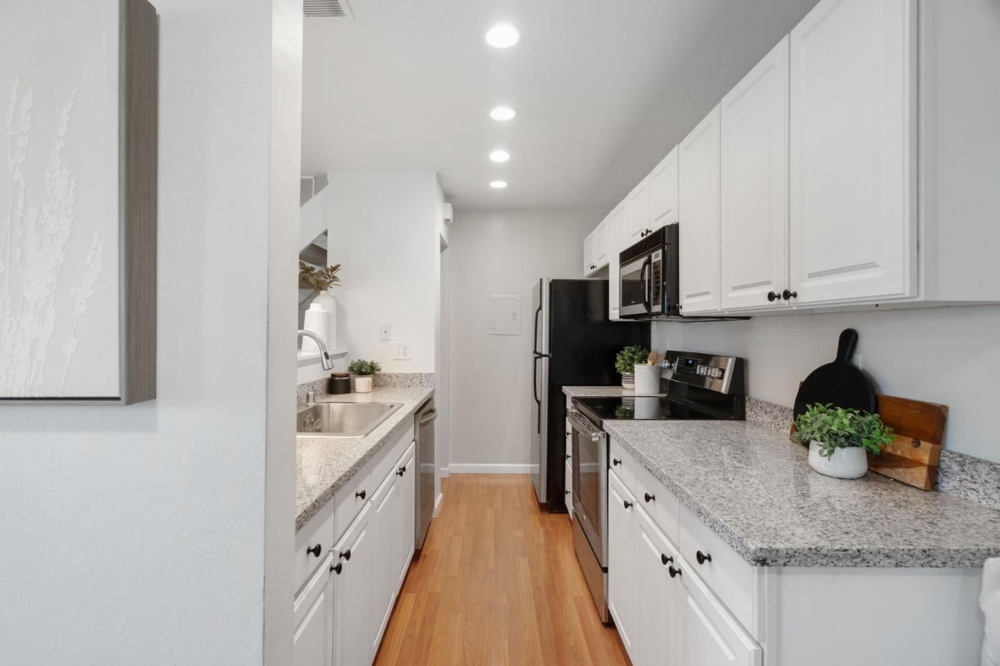 Detail Gallery Image 5 of 30 For 2310 Samaritan Pl #2,  San Jose,  CA 95124 - 2 Beds | 1 Baths