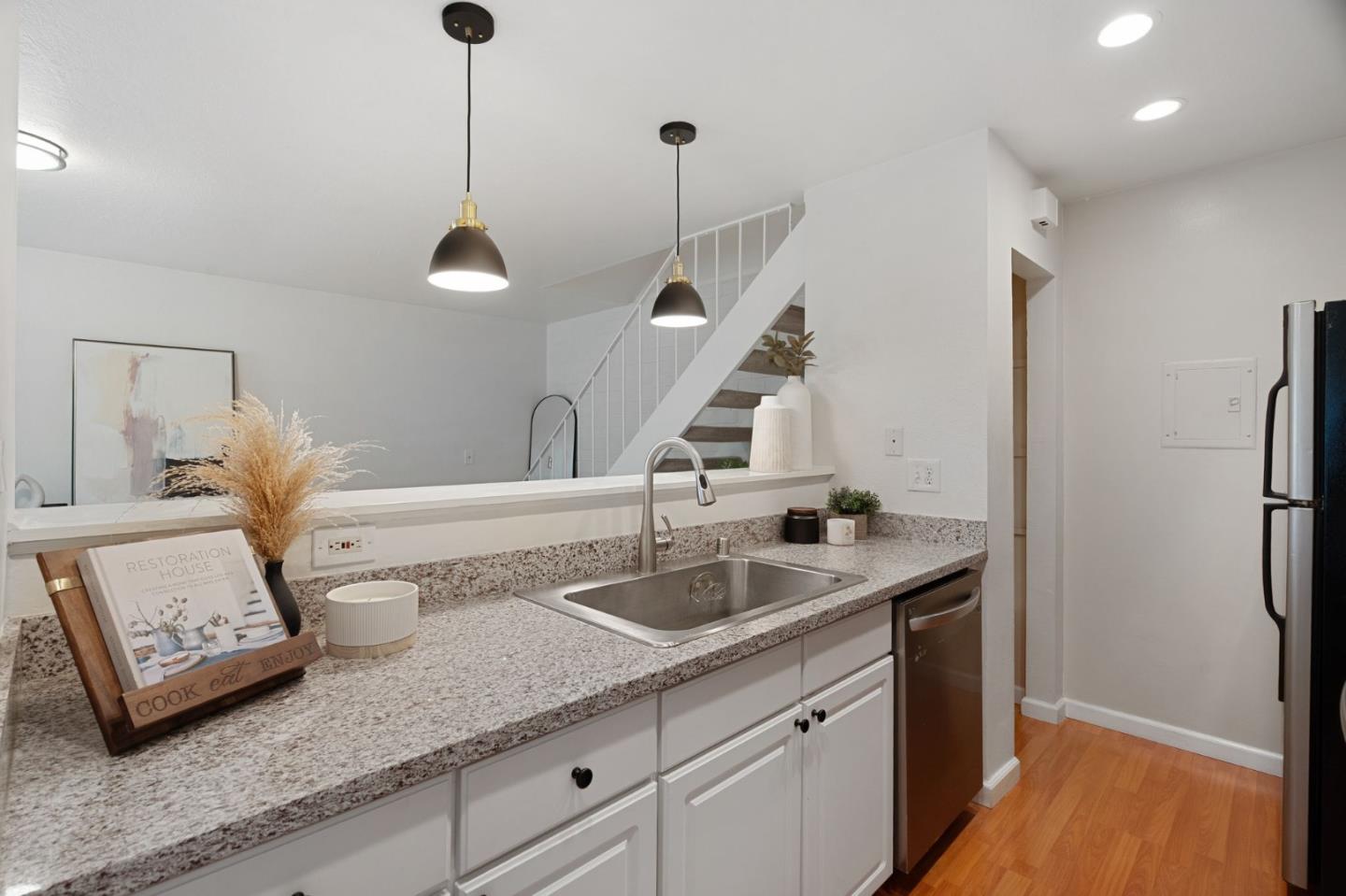Detail Gallery Image 6 of 30 For 2310 Samaritan Pl #2,  San Jose,  CA 95124 - 2 Beds | 1 Baths