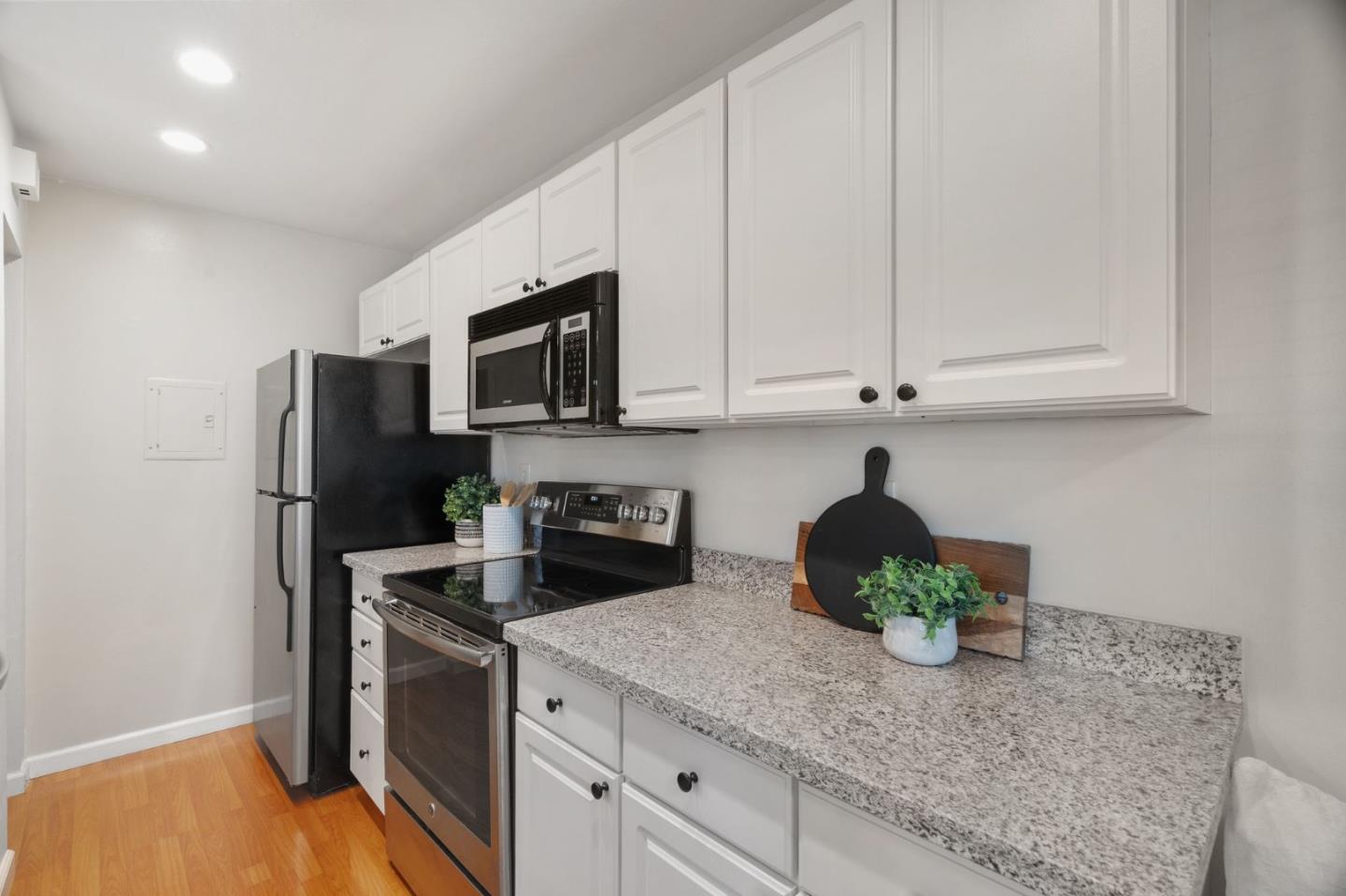 Detail Gallery Image 7 of 30 For 2310 Samaritan Pl #2,  San Jose,  CA 95124 - 2 Beds | 1 Baths
