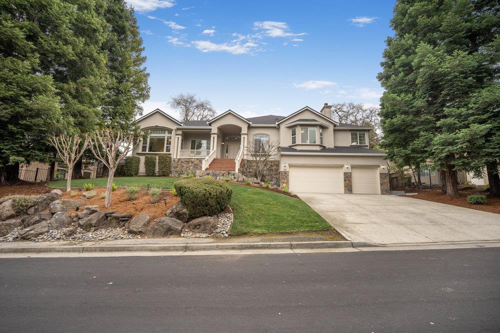 Detail Gallery Image 2 of 49 For 2360 Sunflower Cir, Gilroy,  CA 95020 - 4 Beds | 3 Baths