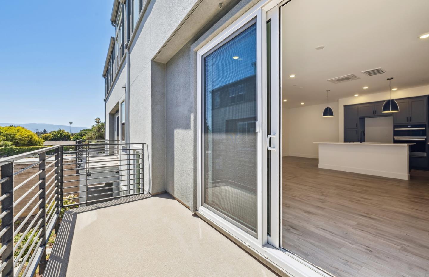 Detail Gallery Image 9 of 49 For 806 Redberry Way, San Jose,  CA 95117 - 3 Beds | 3 Baths