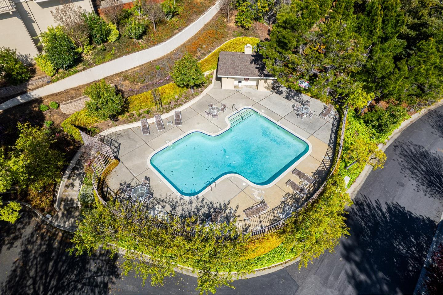 Detail Gallery Image 58 of 62 For 14646 Fieldstone Dr, Saratoga,  CA 95070 - 3 Beds | 2/2 Baths