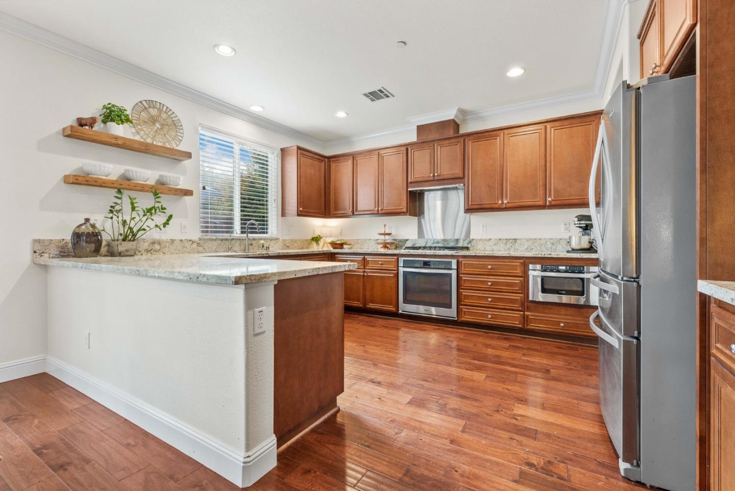 Detail Gallery Image 15 of 72 For 1031 Harbor Ct, Hollister,  CA 95023 - 4 Beds | 2/1 Baths