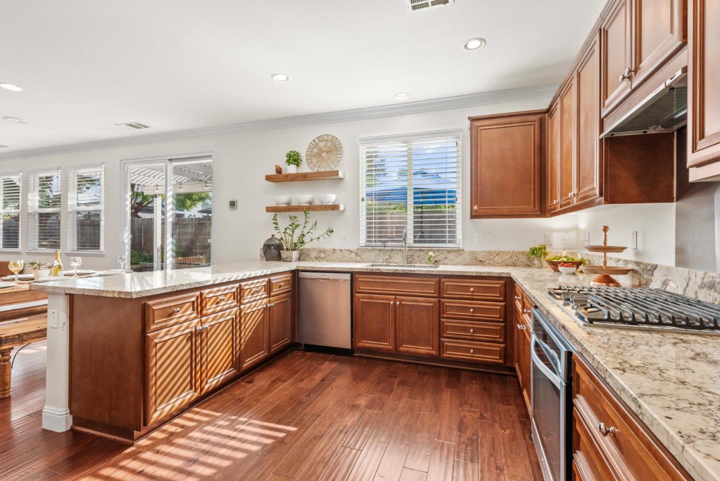Detail Gallery Image 19 of 72 For 1031 Harbor Ct, Hollister,  CA 95023 - 4 Beds | 2/1 Baths