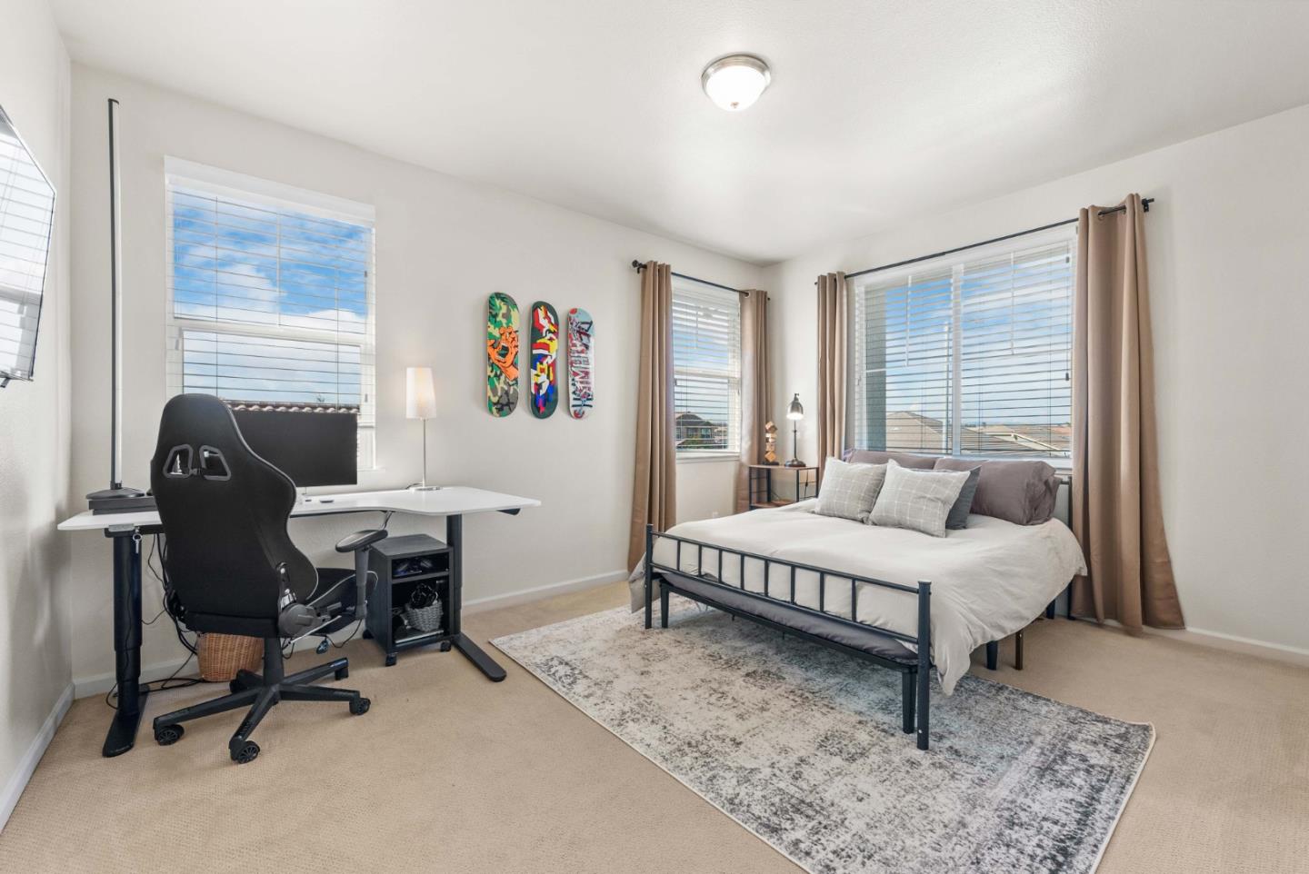 Detail Gallery Image 22 of 72 For 1031 Harbor Ct, Hollister,  CA 95023 - 4 Beds | 2/1 Baths