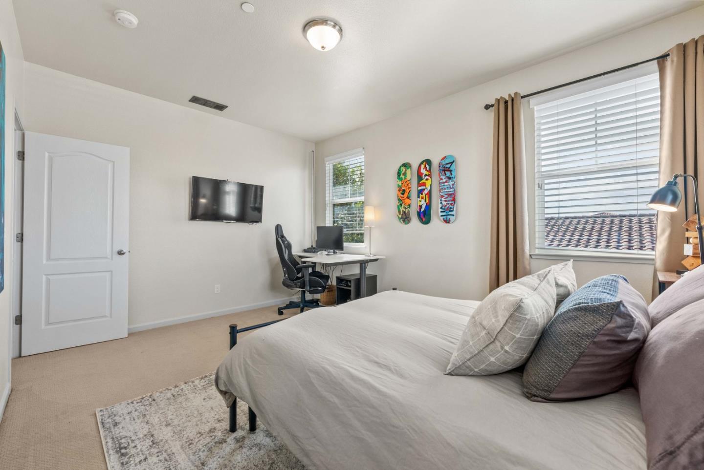 Detail Gallery Image 23 of 72 For 1031 Harbor Ct, Hollister,  CA 95023 - 4 Beds | 2/1 Baths
