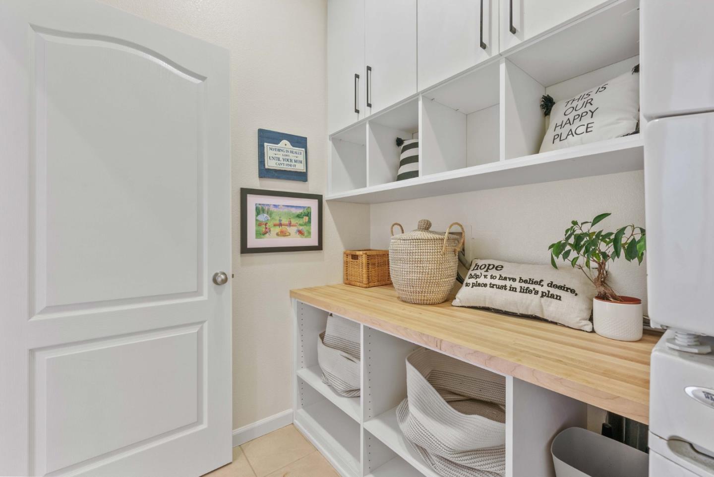 Detail Gallery Image 25 of 72 For 1031 Harbor Ct, Hollister,  CA 95023 - 4 Beds | 2/1 Baths