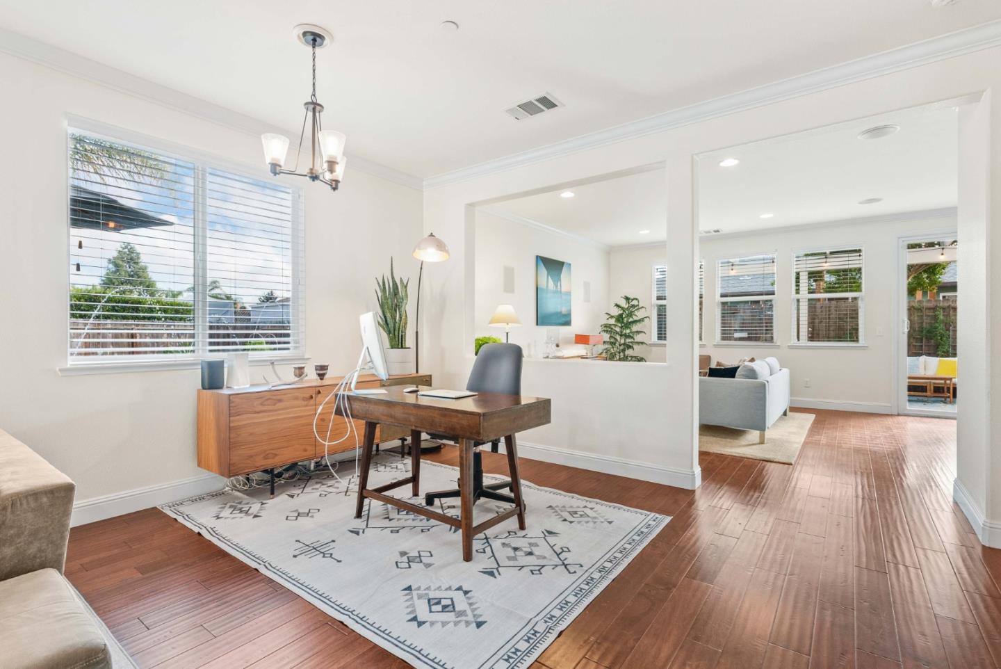 Detail Gallery Image 4 of 72 For 1031 Harbor Ct, Hollister,  CA 95023 - 4 Beds | 2/1 Baths