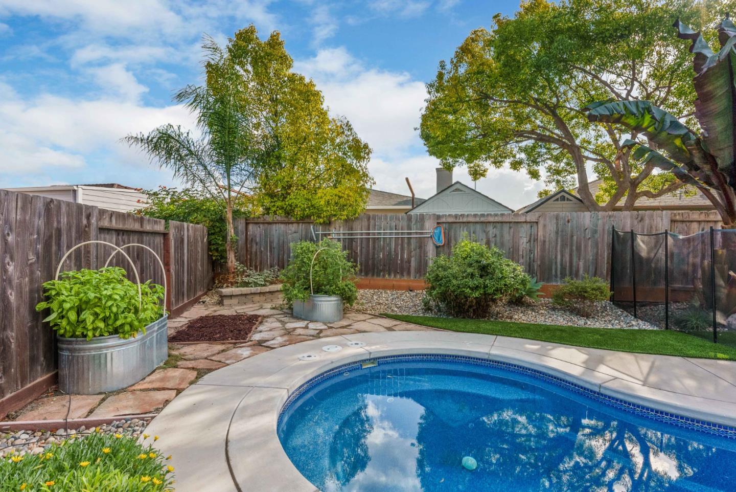 Detail Gallery Image 42 of 72 For 1031 Harbor Ct, Hollister,  CA 95023 - 4 Beds | 2/1 Baths