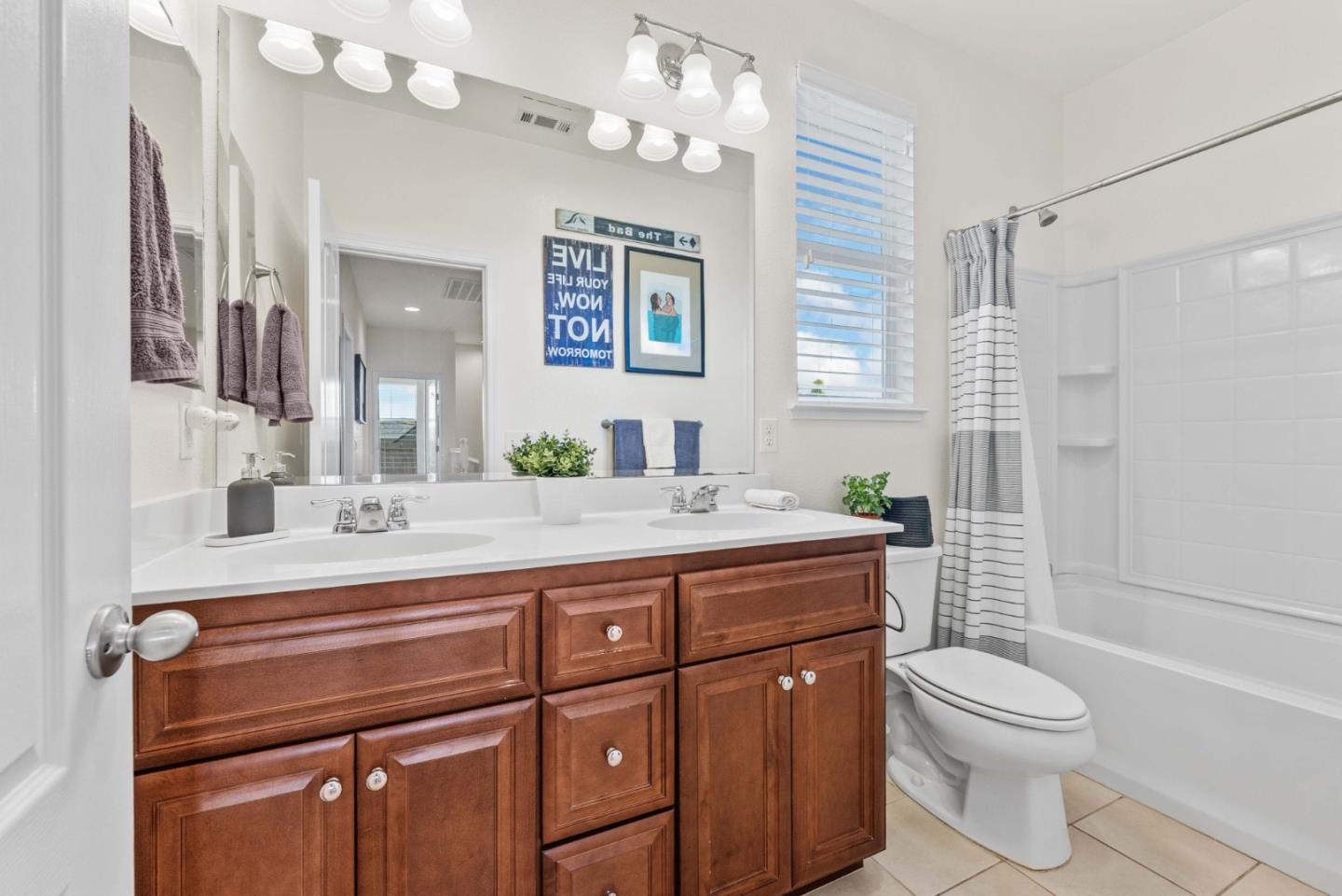 Detail Gallery Image 51 of 72 For 1031 Harbor Ct, Hollister,  CA 95023 - 4 Beds | 2/1 Baths