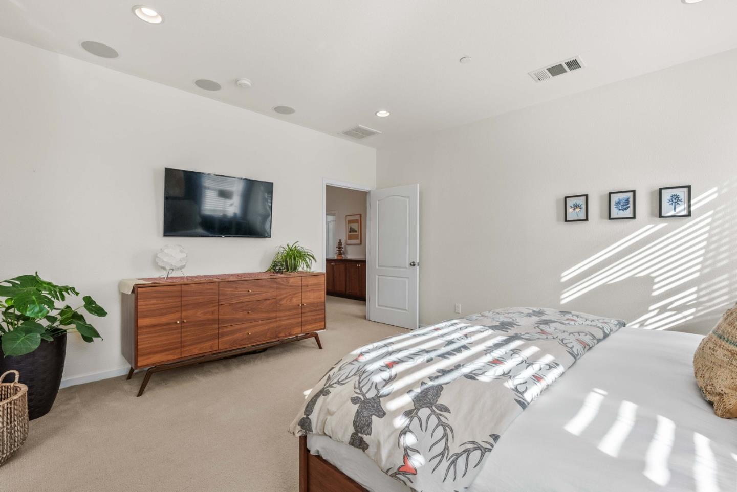Detail Gallery Image 65 of 72 For 1031 Harbor Ct, Hollister,  CA 95023 - 4 Beds | 2/1 Baths