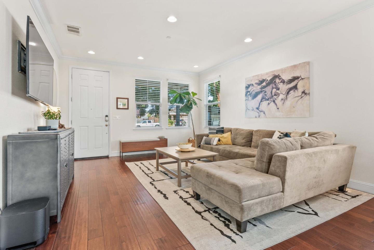 Detail Gallery Image 7 of 72 For 1031 Harbor Ct, Hollister,  CA 95023 - 4 Beds | 2/1 Baths