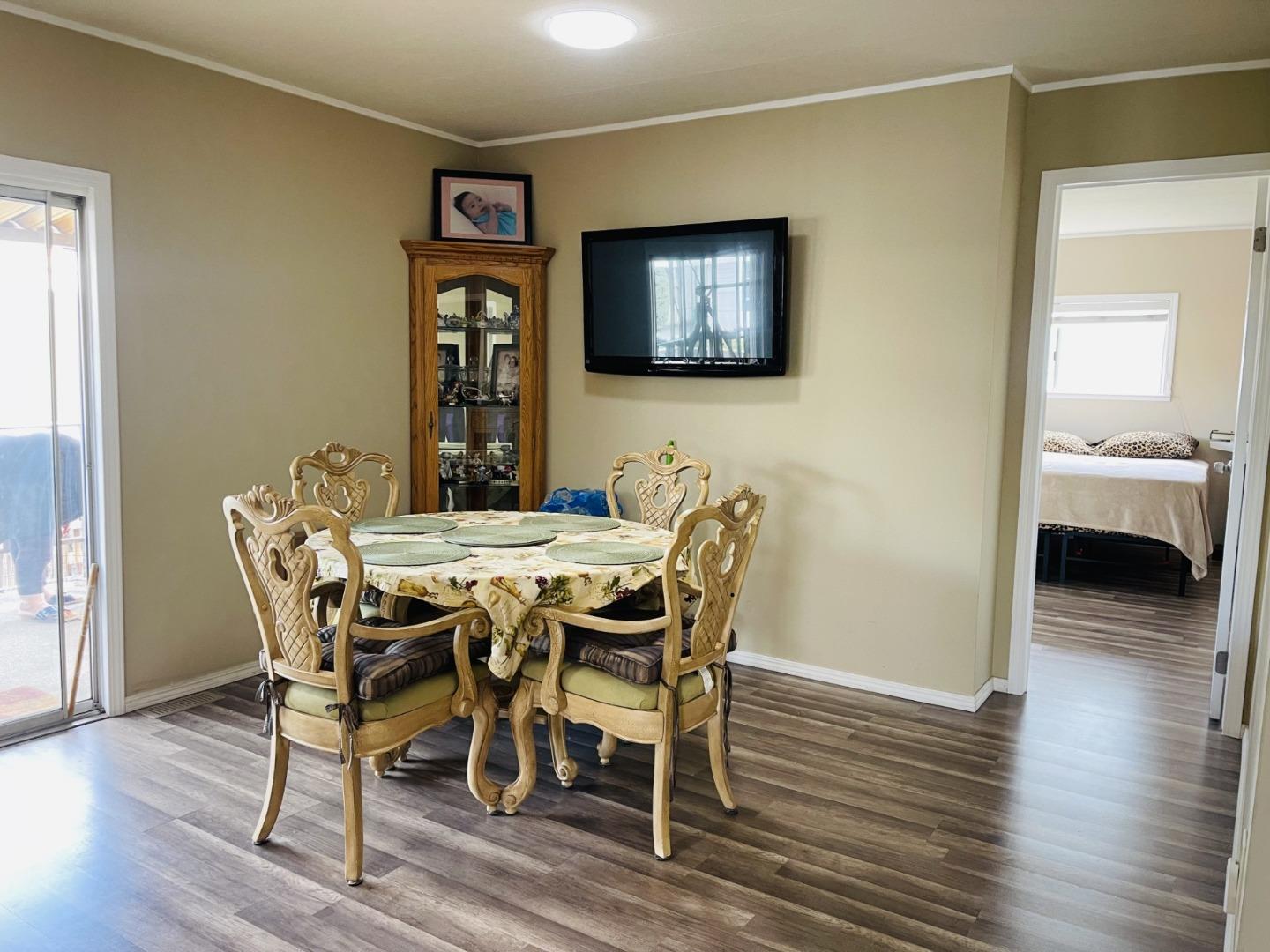 Detail Gallery Image 9 of 14 For 484 Millpond #484,  San Jose,  CA 95125 - 2 Beds | 2 Baths