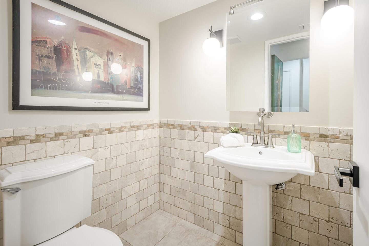 Detail Gallery Image 14 of 34 For 1 Buttercup Ln, San Carlos,  CA 94070 - 3 Beds | 2/1 Baths