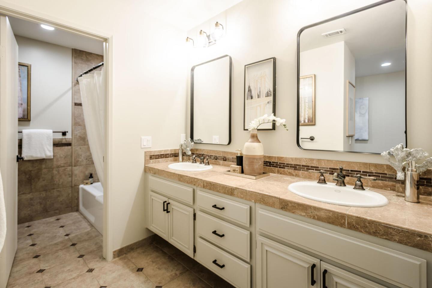 Detail Gallery Image 19 of 34 For 1 Buttercup Ln, San Carlos,  CA 94070 - 3 Beds | 2/1 Baths