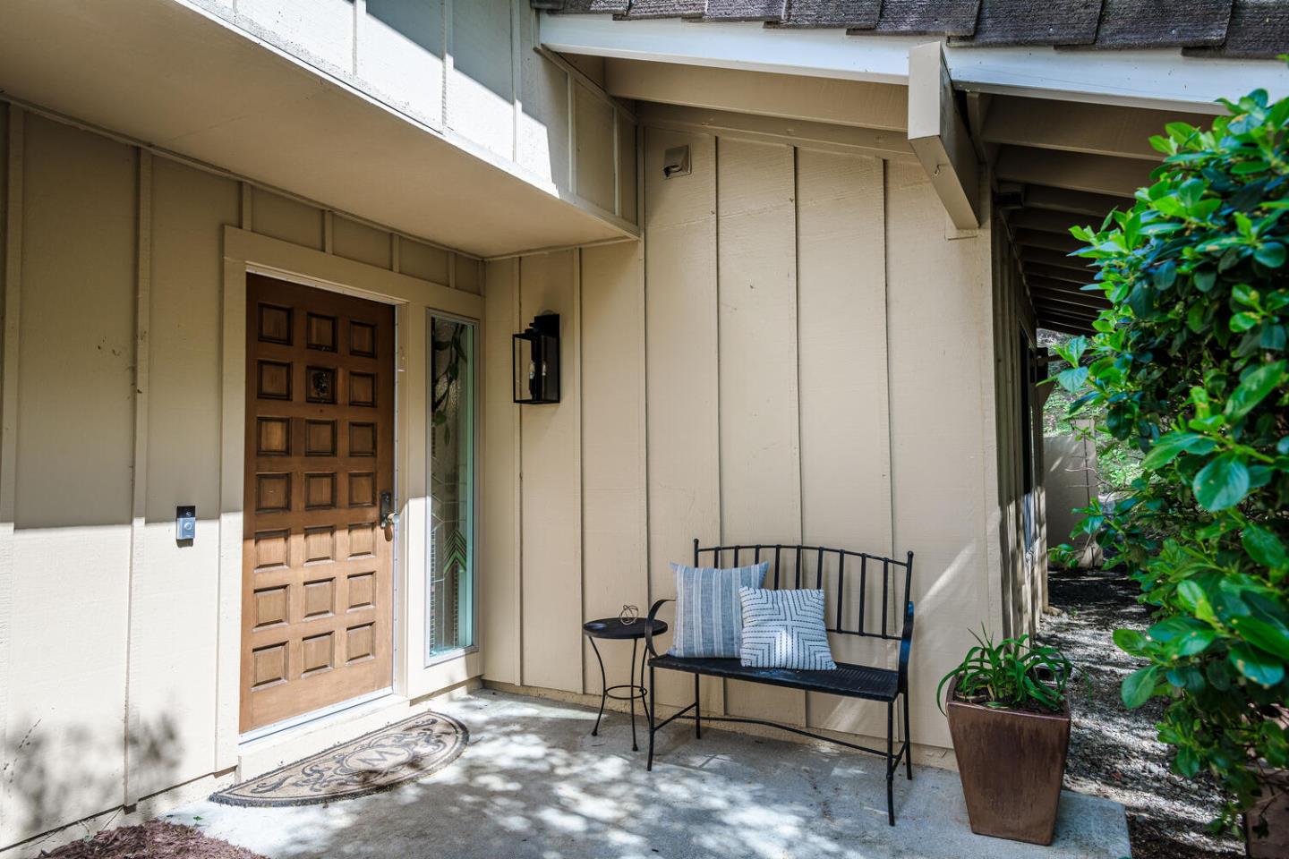 Detail Gallery Image 2 of 34 For 1 Buttercup Ln, San Carlos,  CA 94070 - 3 Beds | 2/1 Baths