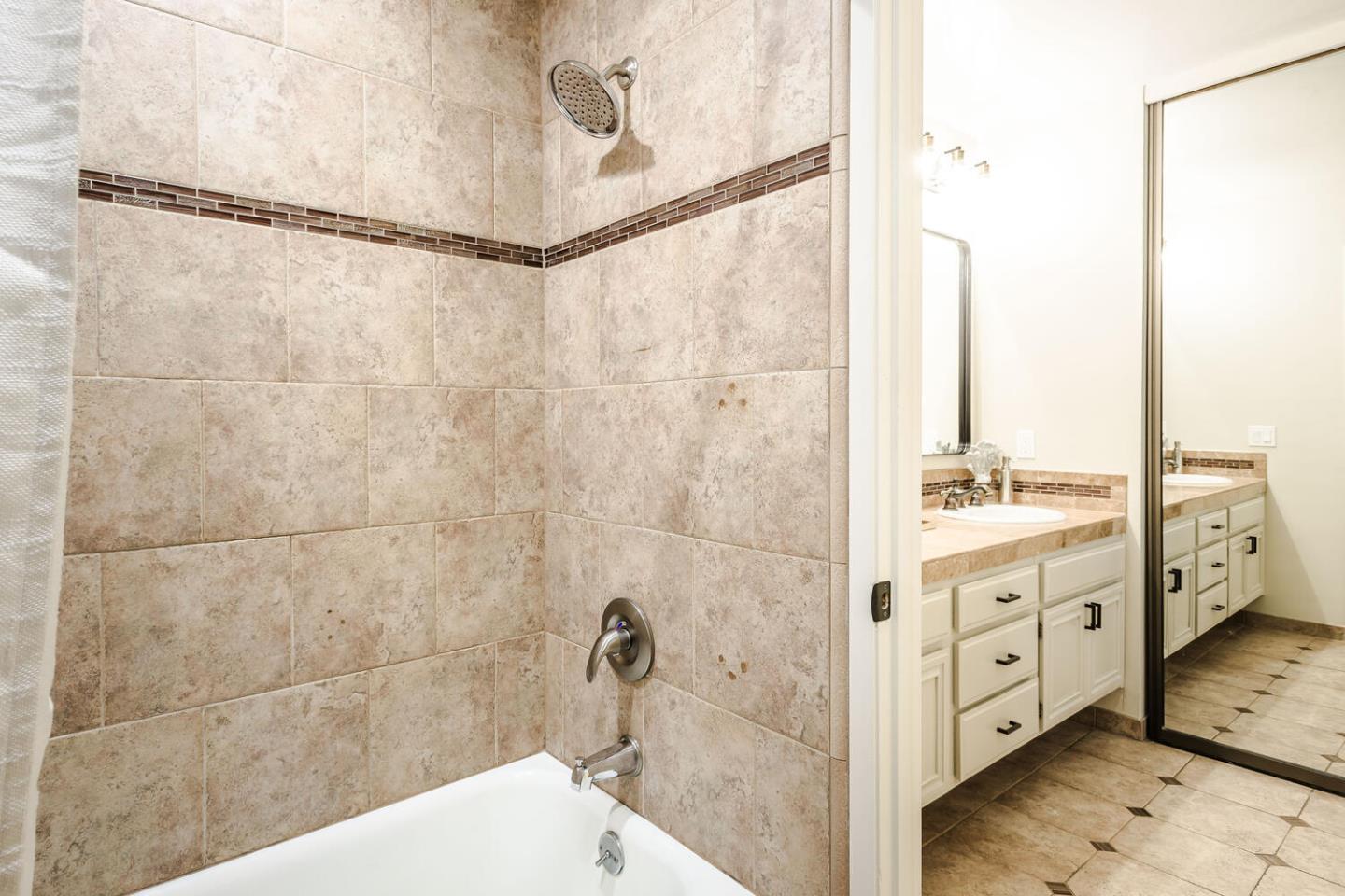 Detail Gallery Image 20 of 34 For 1 Buttercup Ln, San Carlos,  CA 94070 - 3 Beds | 2/1 Baths