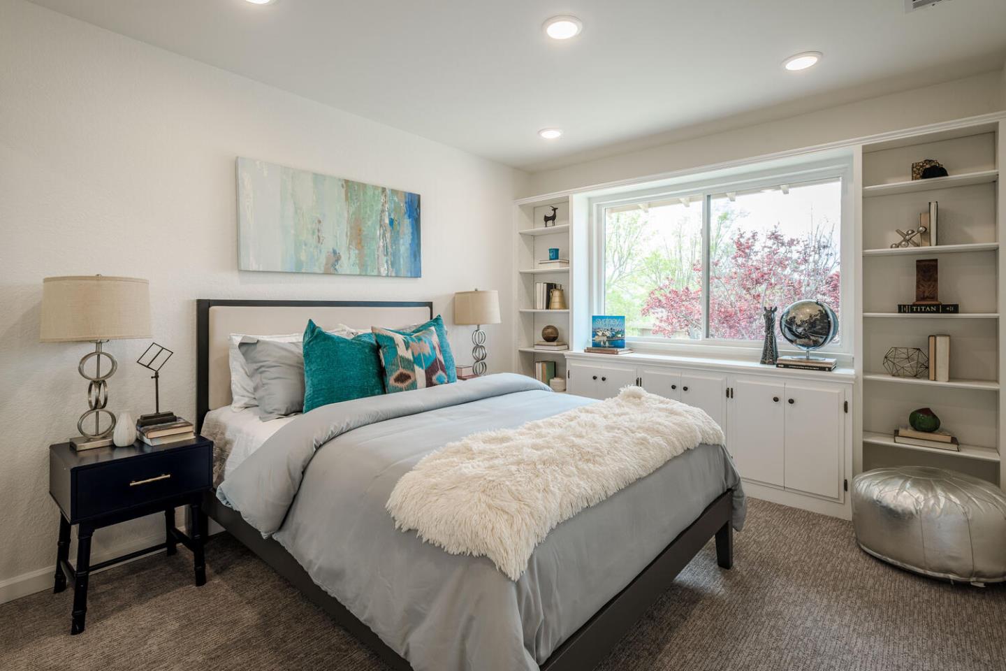 Detail Gallery Image 21 of 34 For 1 Buttercup Ln, San Carlos,  CA 94070 - 3 Beds | 2/1 Baths