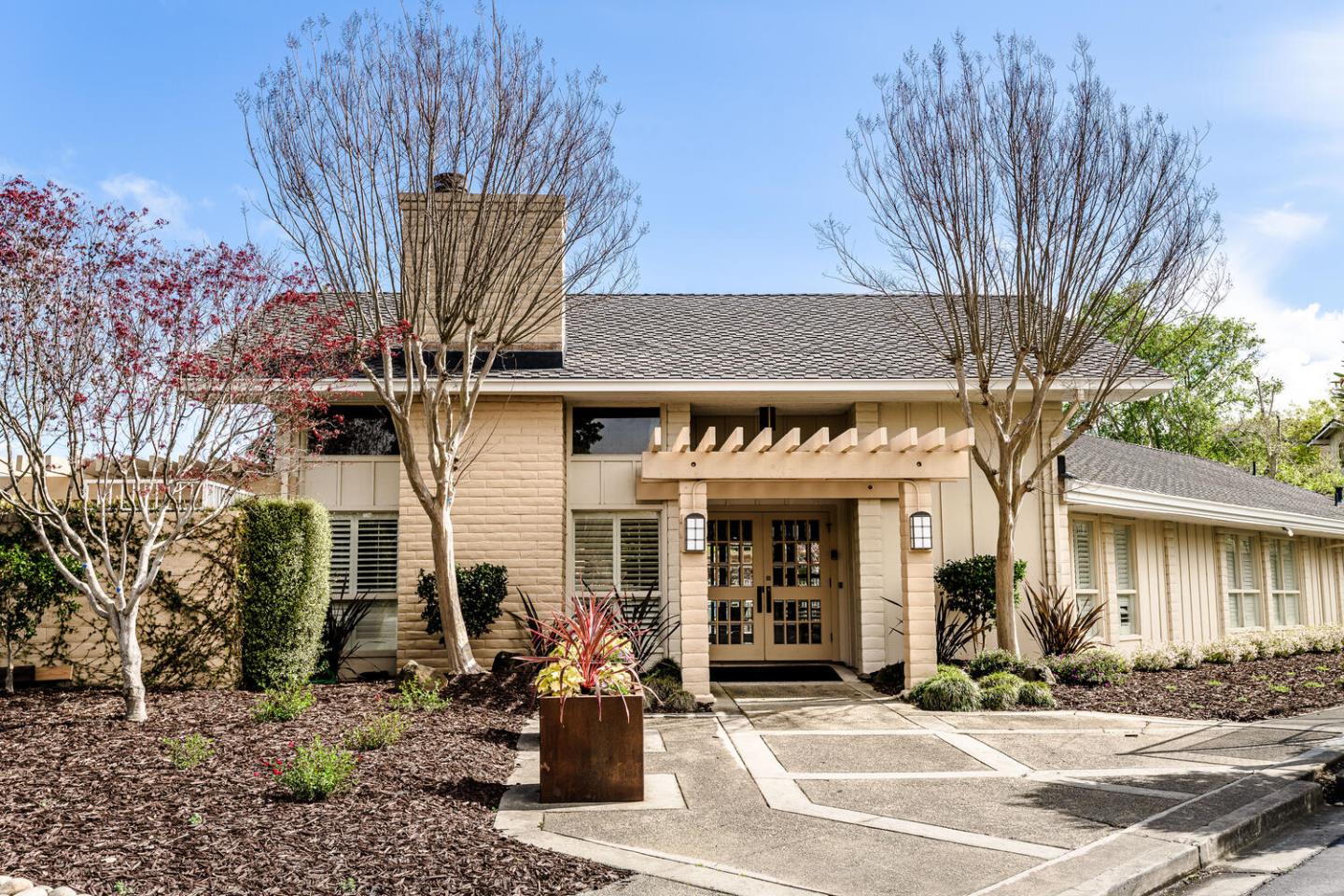 Detail Gallery Image 25 of 34 For 1 Buttercup Ln, San Carlos,  CA 94070 - 3 Beds | 2/1 Baths