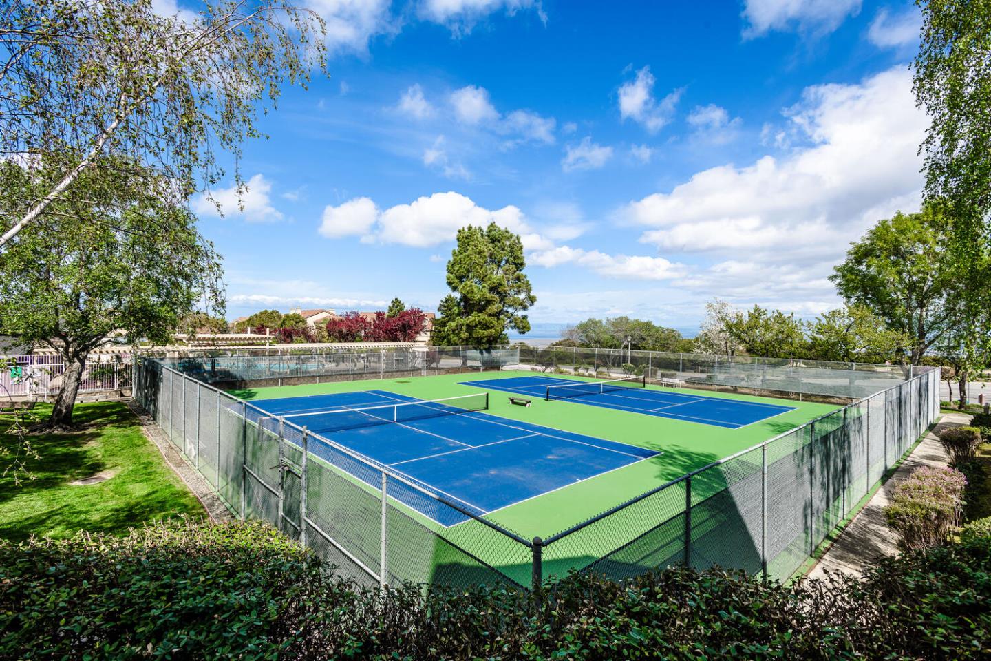 Detail Gallery Image 30 of 34 For 1 Buttercup Ln, San Carlos,  CA 94070 - 3 Beds | 2/1 Baths