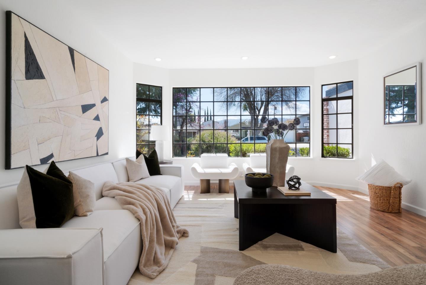 Detail Gallery Image 5 of 47 For 5745 Harder St, San Jose,  CA 95129 - 5 Beds | 3 Baths