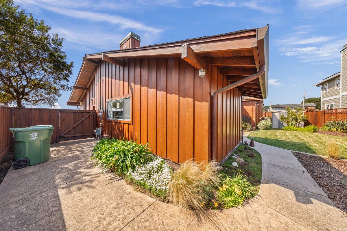 Detail Gallery Image 42 of 55 For 861 Railroad Ave, Half Moon Bay,  CA 94019 - 4 Beds | 2 Baths