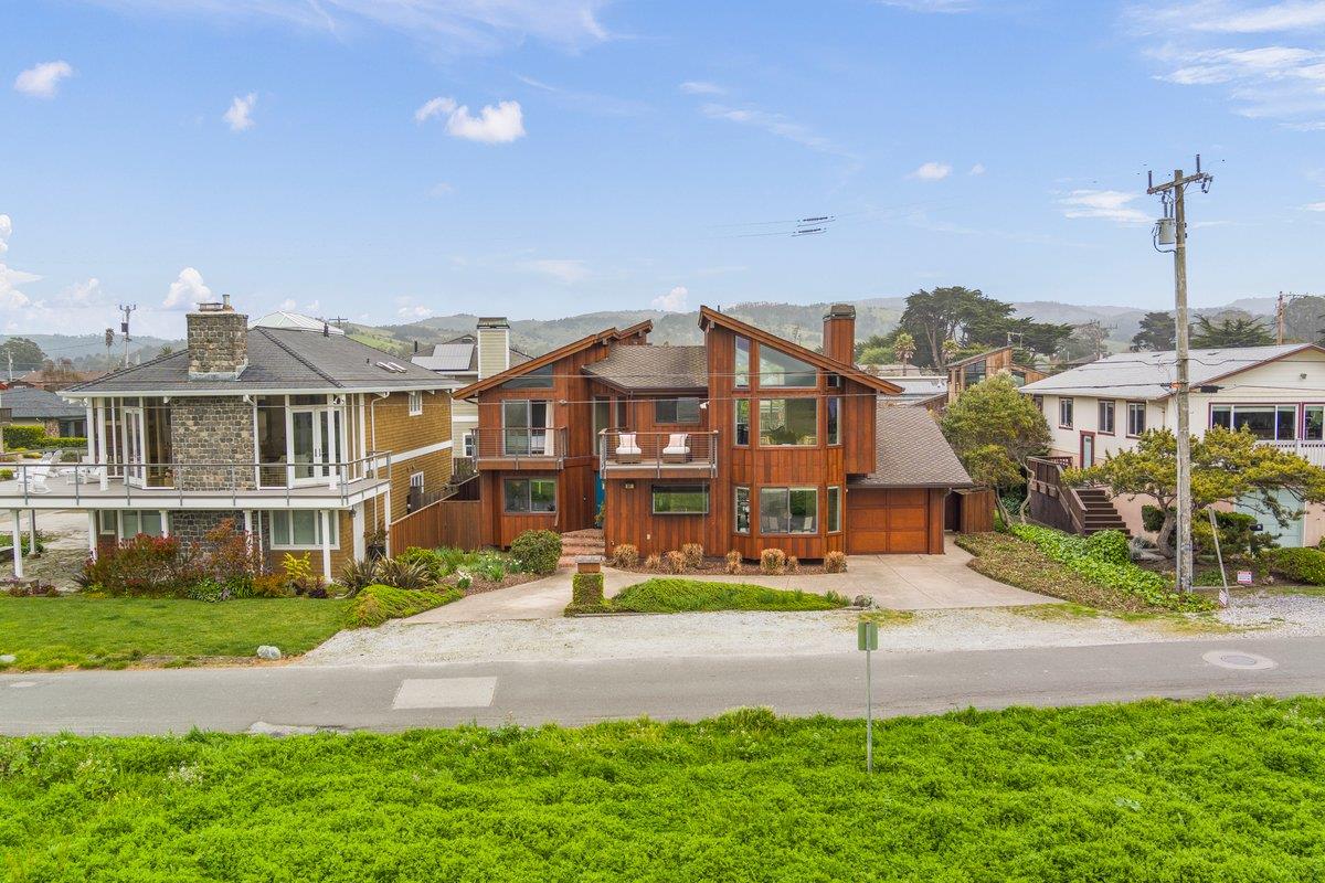 Detail Gallery Image 48 of 55 For 861 Railroad Ave, Half Moon Bay,  CA 94019 - 4 Beds | 2 Baths