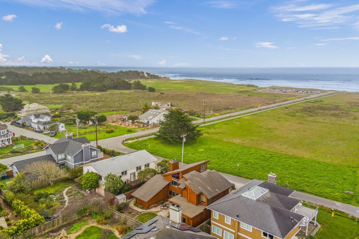 Detail Gallery Image 50 of 55 For 861 Railroad Ave, Half Moon Bay,  CA 94019 - 4 Beds | 2 Baths