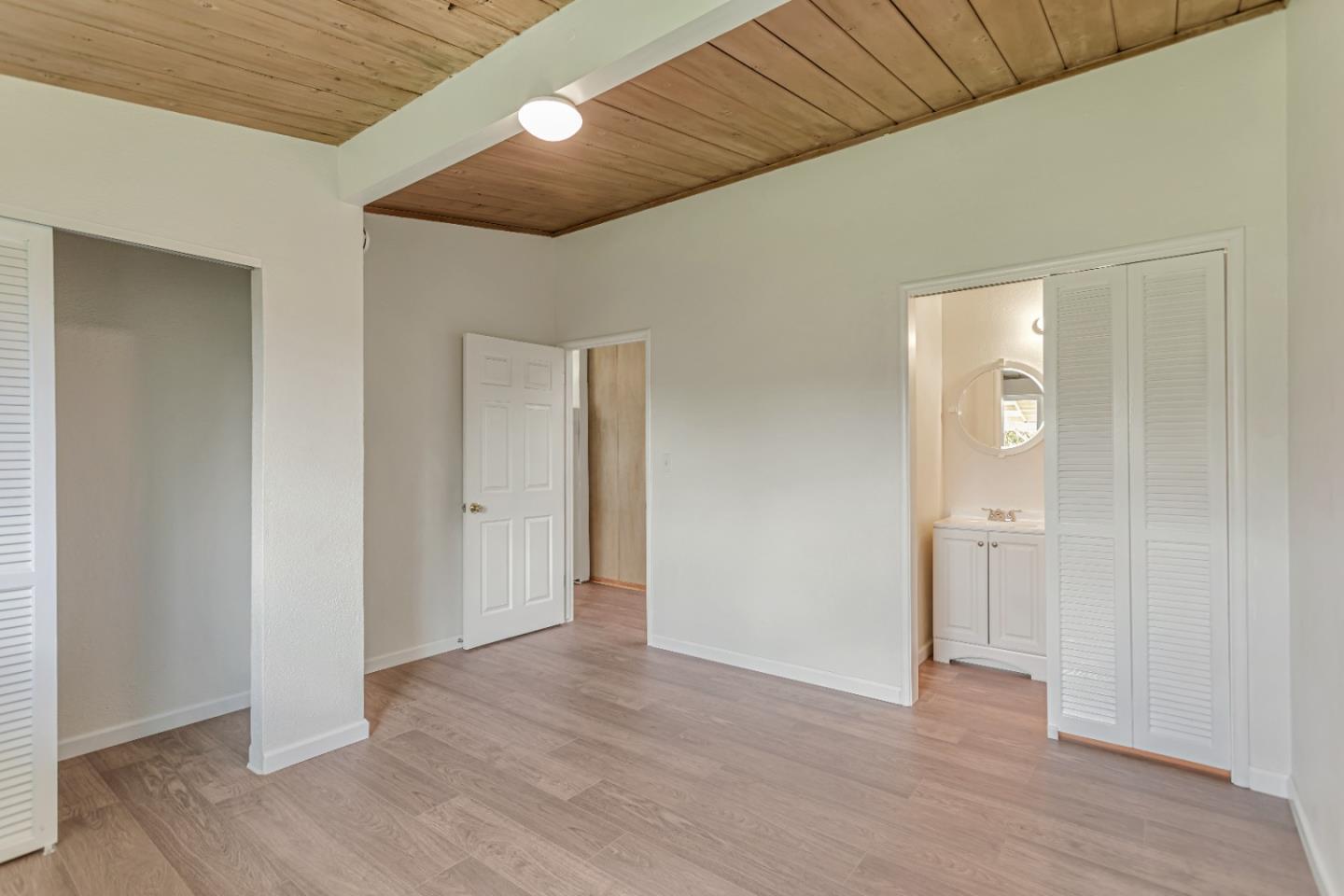 Detail Gallery Image 20 of 30 For 3070 Airline Hwy, Hollister,  CA 95023 - 2 Beds | 1/1 Baths