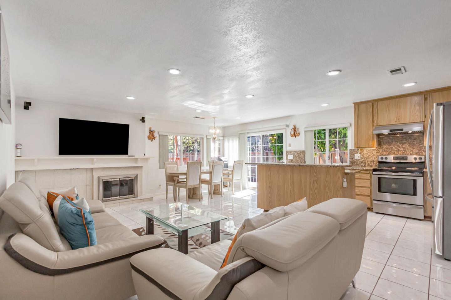 Detail Gallery Image 11 of 20 For 1614 Rossburn Ct, San Jose,  CA 95121 - 4 Beds | 2 Baths