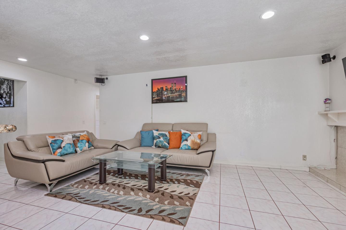 Detail Gallery Image 12 of 20 For 1614 Rossburn Ct, San Jose,  CA 95121 - 4 Beds | 2 Baths