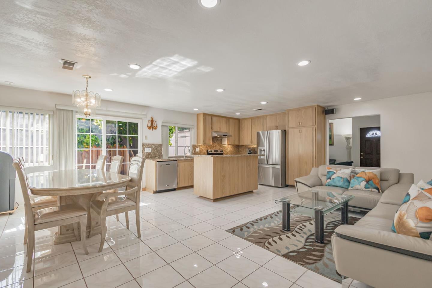 Detail Gallery Image 15 of 20 For 1614 Rossburn Ct, San Jose,  CA 95121 - 4 Beds | 2 Baths