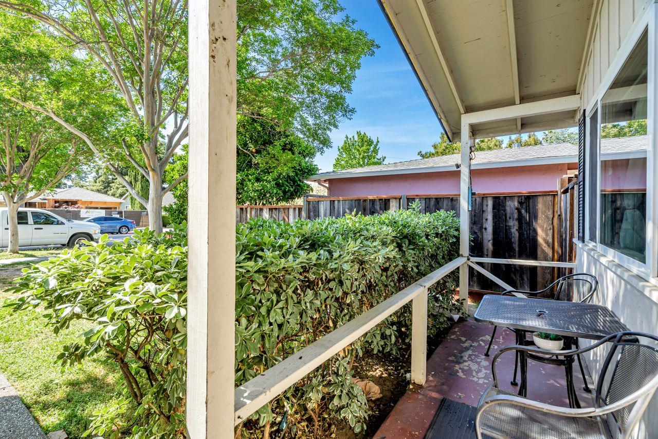 Detail Gallery Image 4 of 38 For 546 Menker Ave, San Jose,  CA 95128 - 3 Beds | 2 Baths