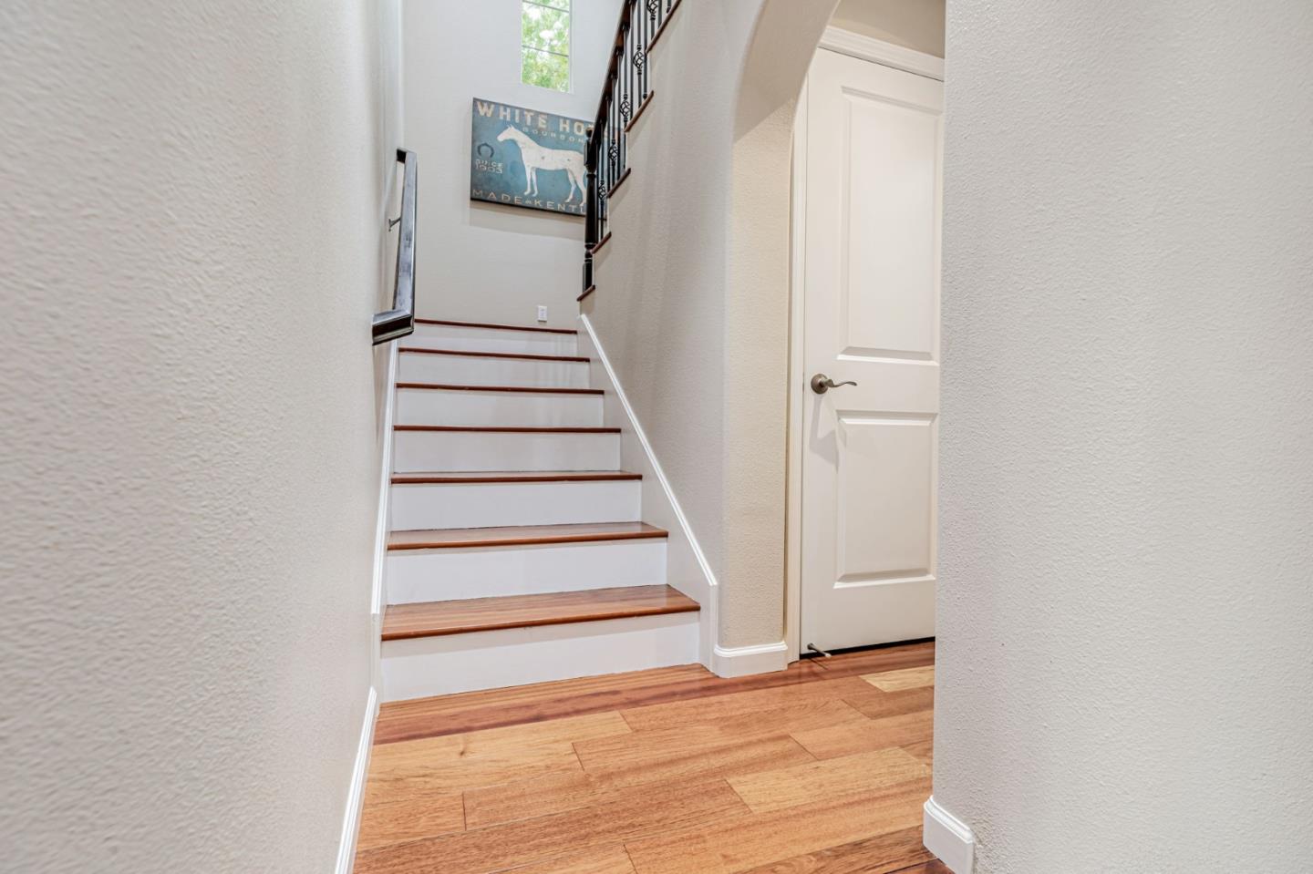 Detail Gallery Image 17 of 54 For 6050 Winged Foot Dr, Gilroy,  CA 95020 - 5 Beds | 3 Baths