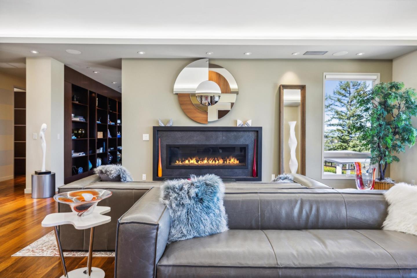 Detail Gallery Image 11 of 47 For 25 Oakhill Dr, Woodside,  CA 94062 - 5 Beds | 5/1 Baths