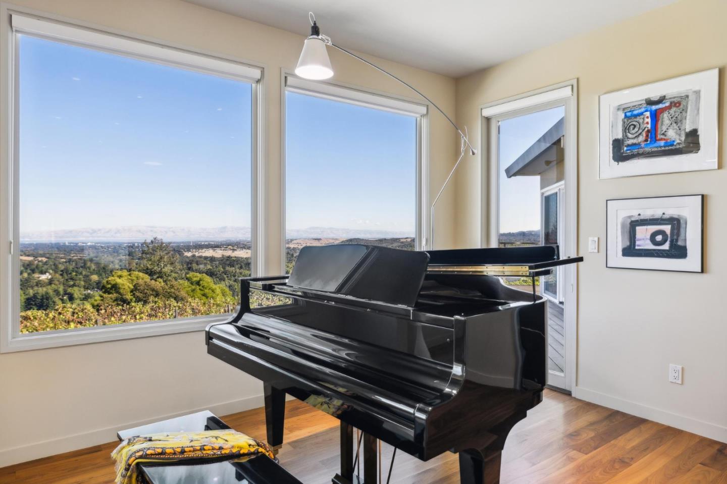 Detail Gallery Image 12 of 47 For 25 Oakhill Dr, Woodside,  CA 94062 - 5 Beds | 5/1 Baths