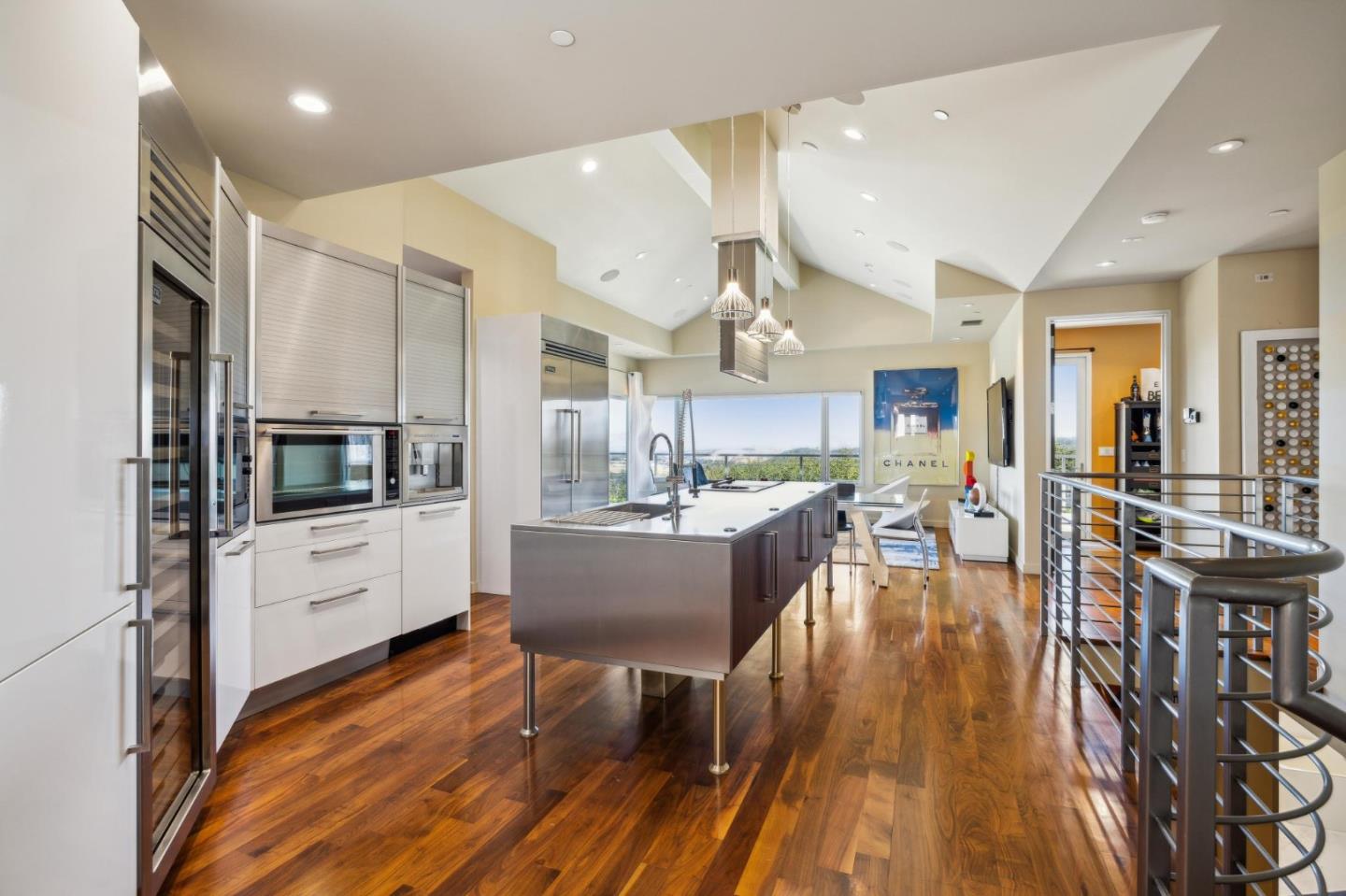 Detail Gallery Image 15 of 47 For 25 Oakhill Dr, Woodside,  CA 94062 - 5 Beds | 5/1 Baths