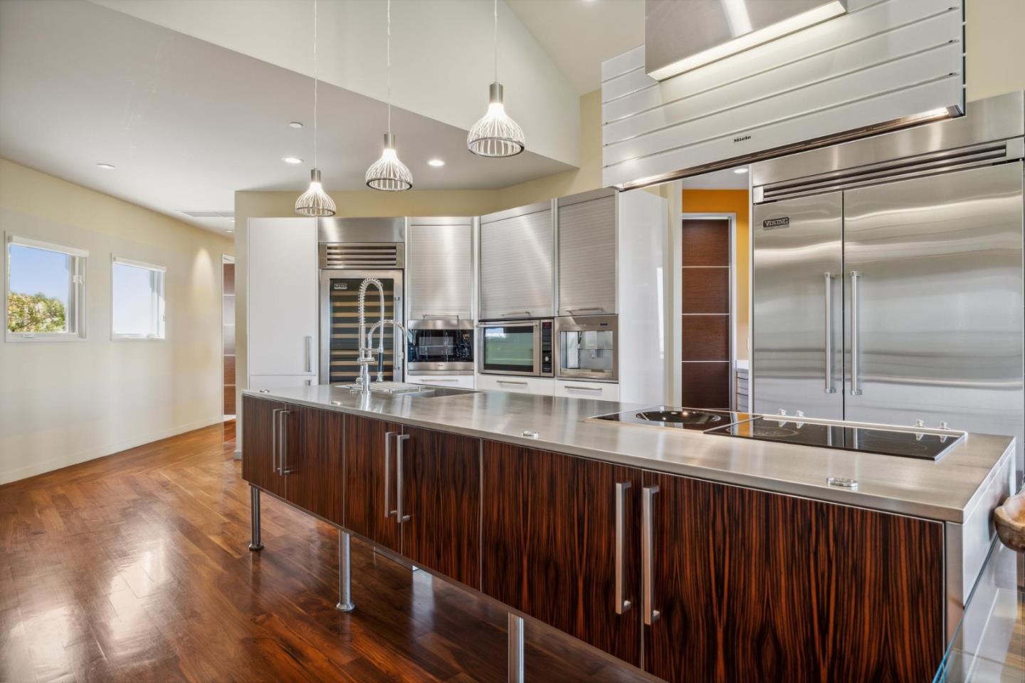 Detail Gallery Image 16 of 47 For 25 Oakhill Dr, Woodside,  CA 94062 - 5 Beds | 5/1 Baths