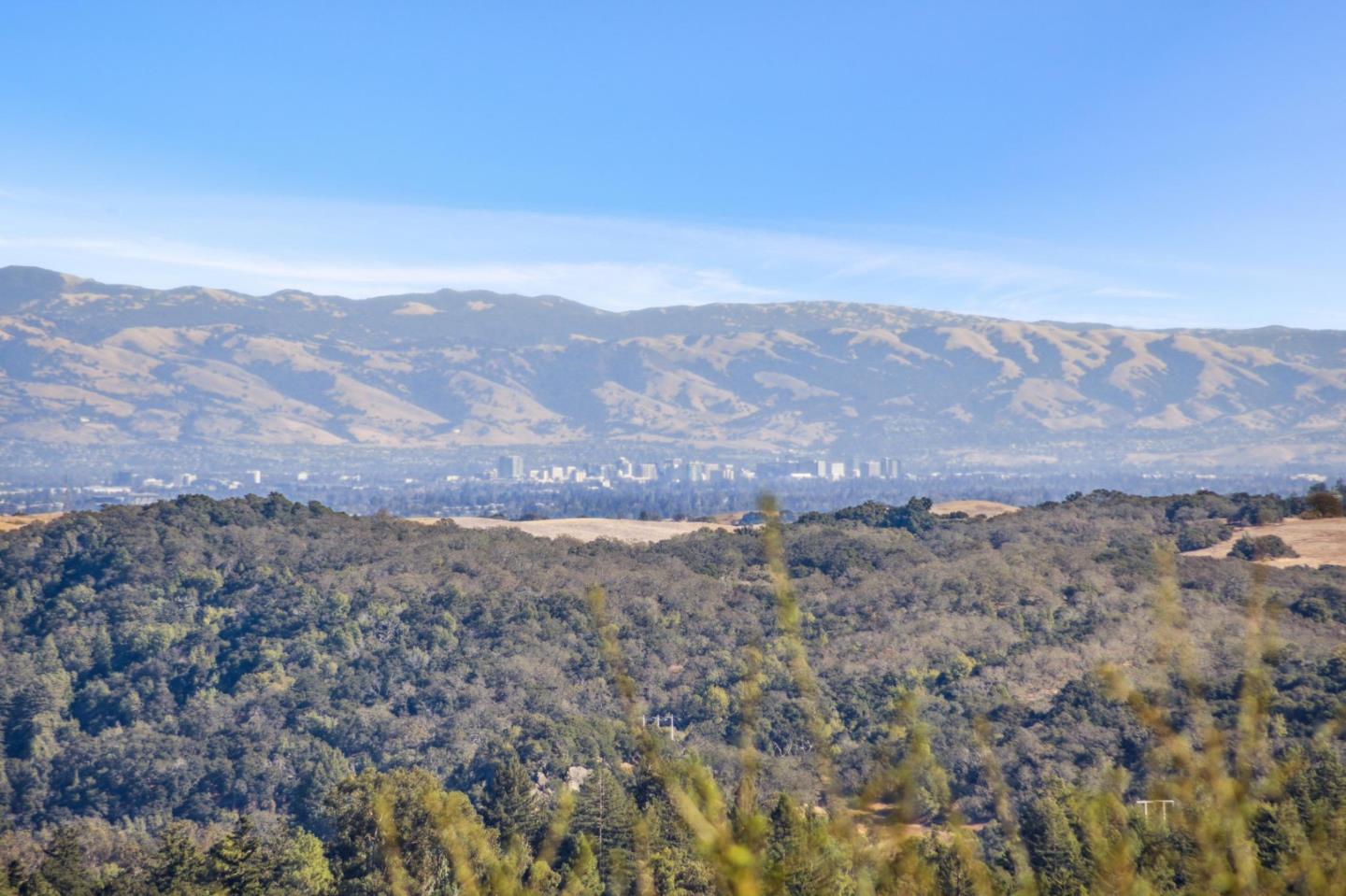 Detail Gallery Image 19 of 47 For 25 Oakhill Dr, Woodside,  CA 94062 - 5 Beds | 5/1 Baths
