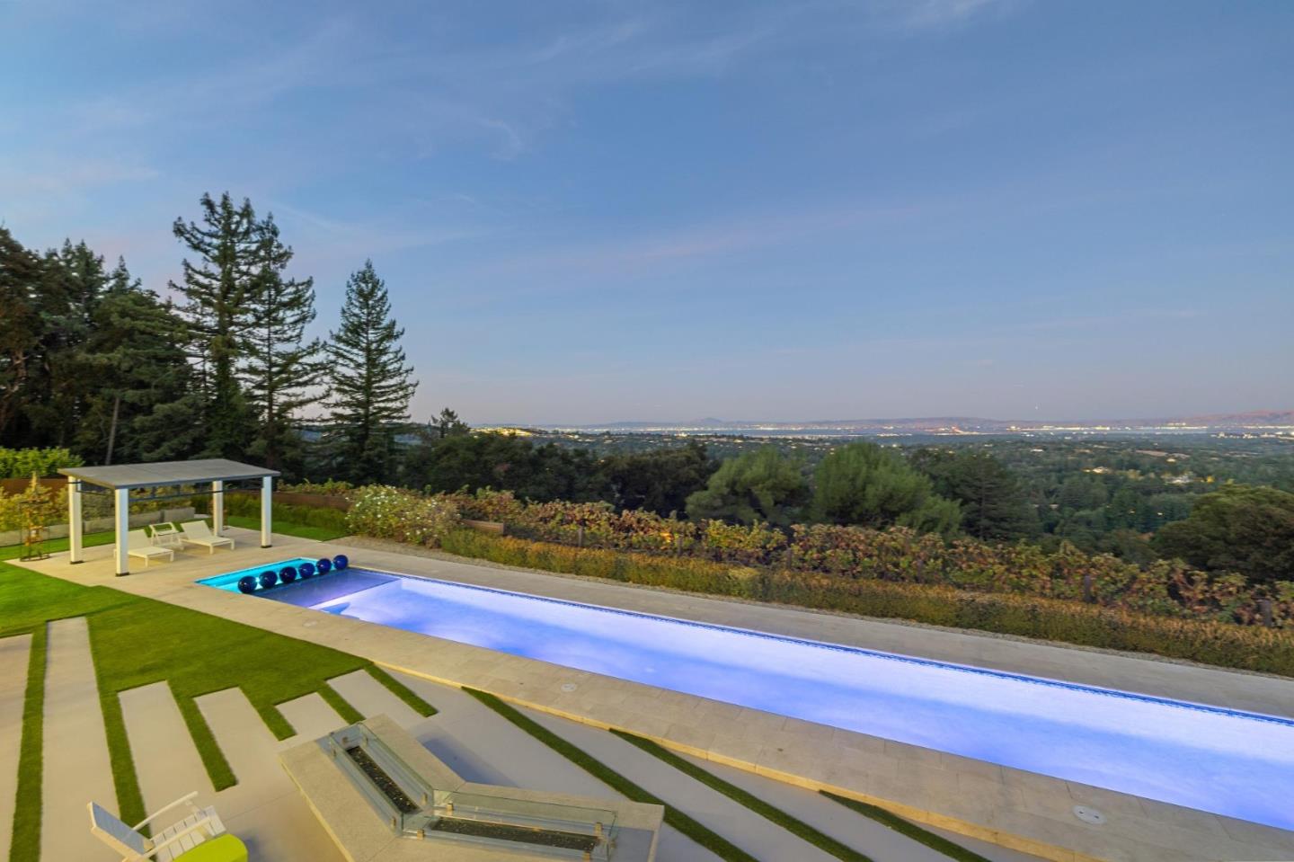 Detail Gallery Image 44 of 47 For 25 Oakhill Dr, Woodside,  CA 94062 - 5 Beds | 5/1 Baths