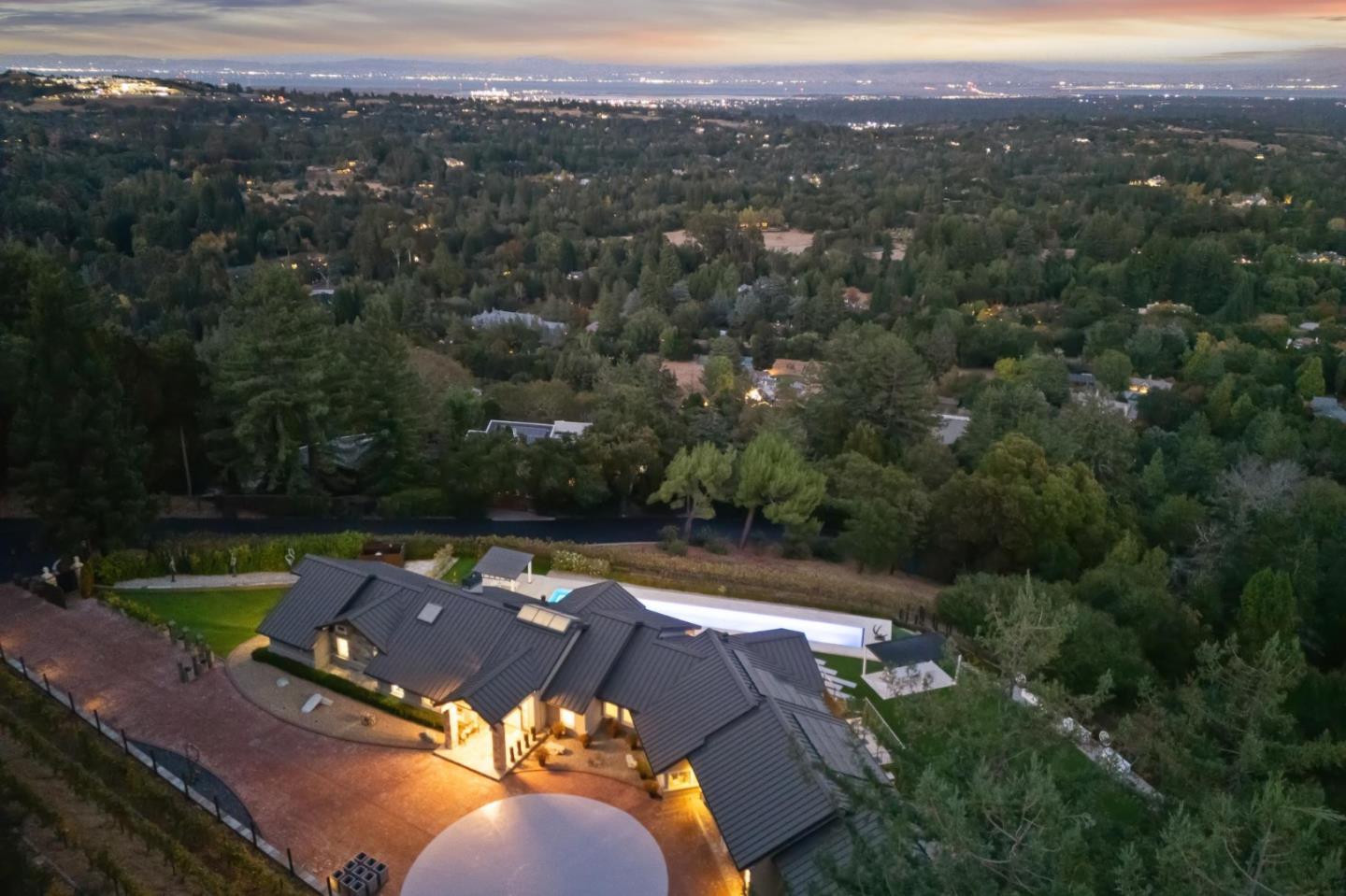 Detail Gallery Image 46 of 47 For 25 Oakhill Dr, Woodside,  CA 94062 - 5 Beds | 5/1 Baths