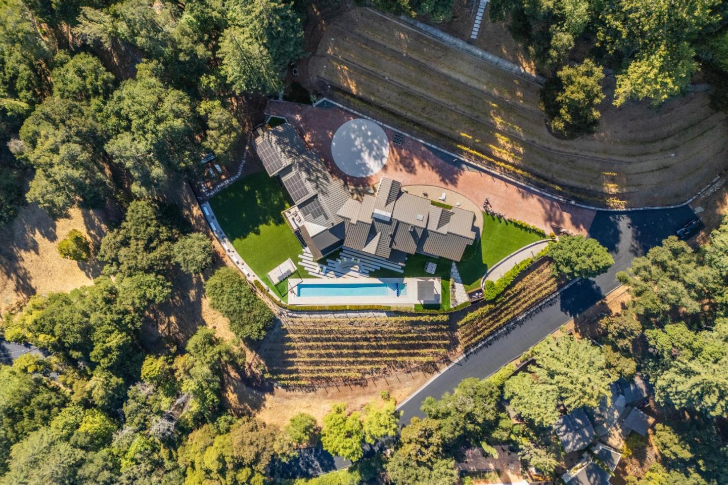 Detail Gallery Image 5 of 47 For 25 Oakhill Dr, Woodside,  CA 94062 - 5 Beds | 5/1 Baths