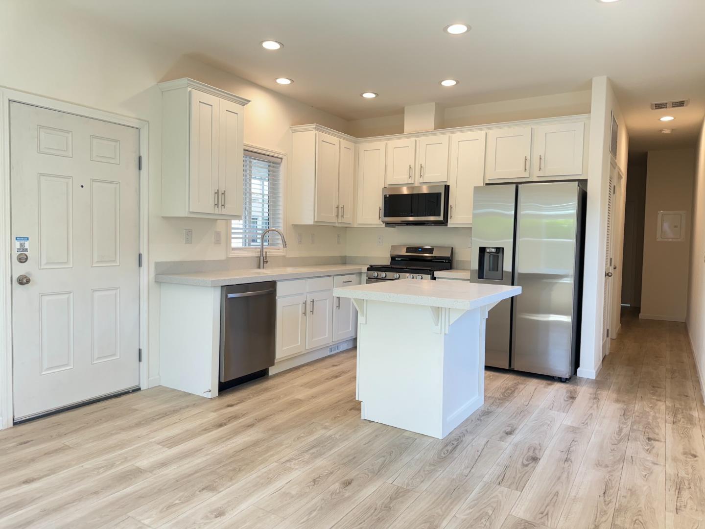 Detail Gallery Image 2 of 15 For 540 Bonita #719,  San Jose,  CA 95116 - 2 Beds | 1 Baths