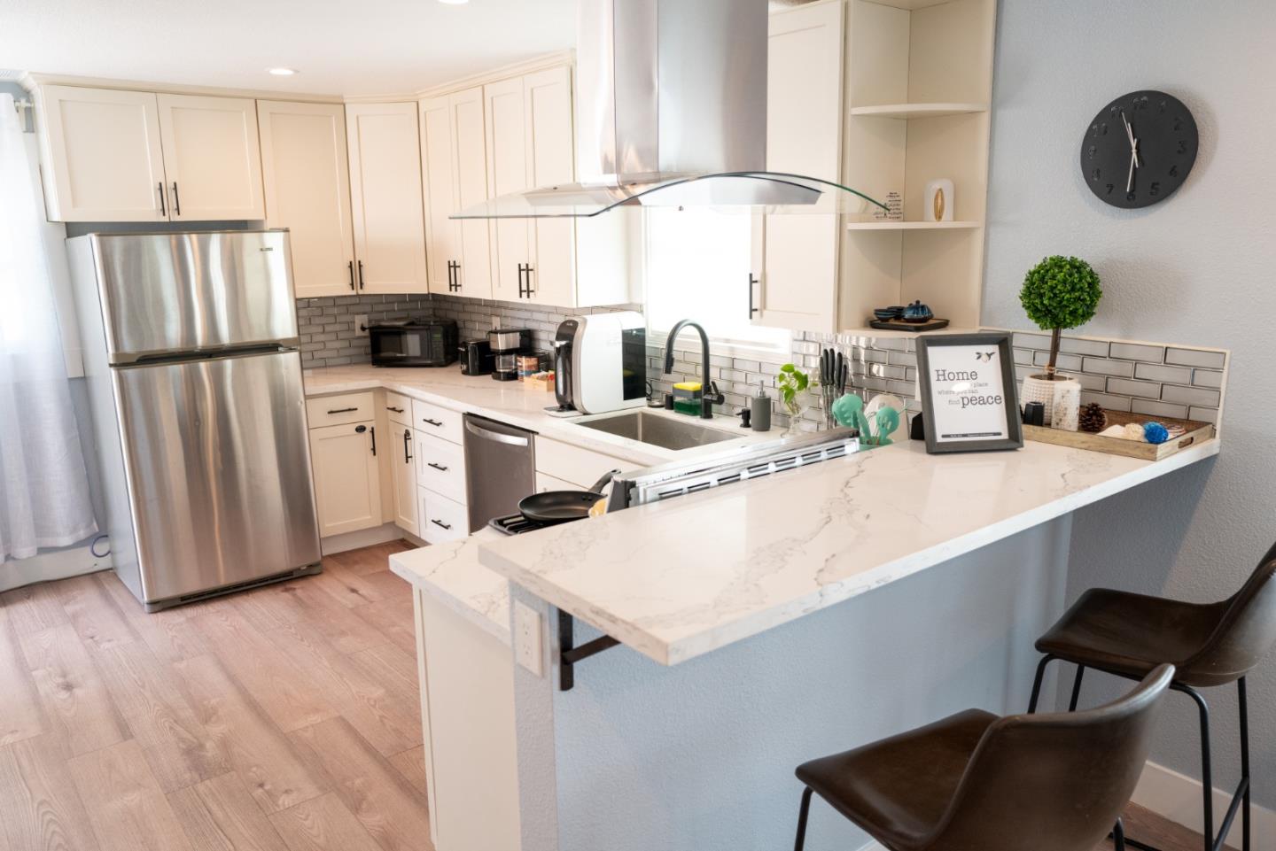 Detail Gallery Image 2 of 26 For 914 Harliss Ave, San Jose,  CA 95110 - 2 Beds | 2 Baths