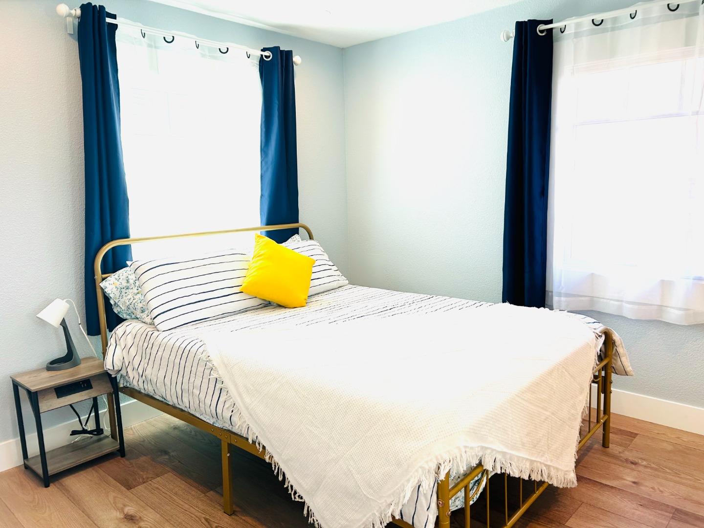 Detail Gallery Image 9 of 26 For 914 Harliss Ave, San Jose,  CA 95110 - 2 Beds | 2 Baths